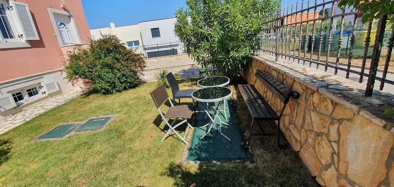 Medulin Luxury Apartments With Beautiful Garden 100 M From Beach