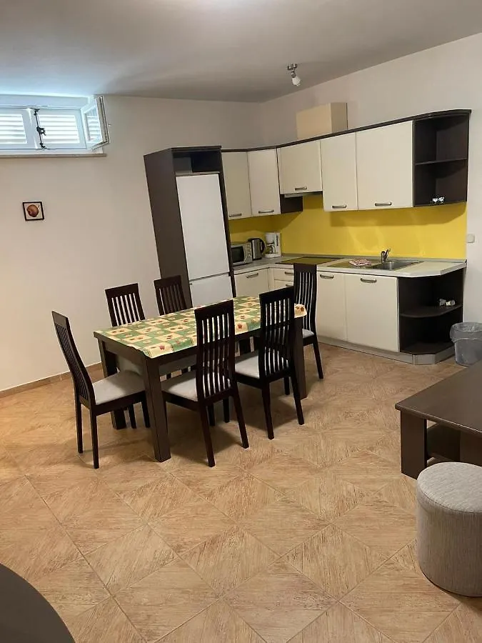 Medulin Luxury Apartments With Beautiful Garden 100 M From Beach 0*,