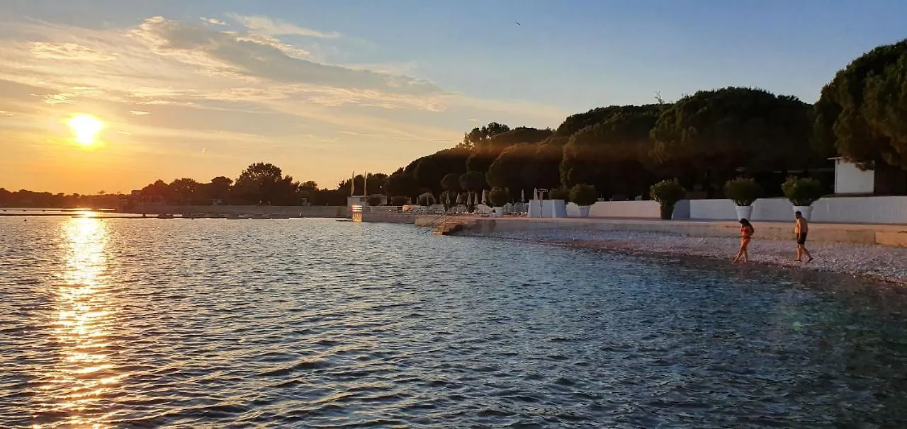 Medulin Luxury Apartments With Beautiful Garden 100 M From Beach 0*,  Croacia