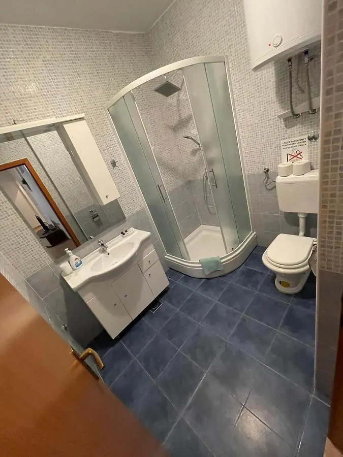 Medulin Luxury Apartments With Beautiful Garden 100 M From Beach